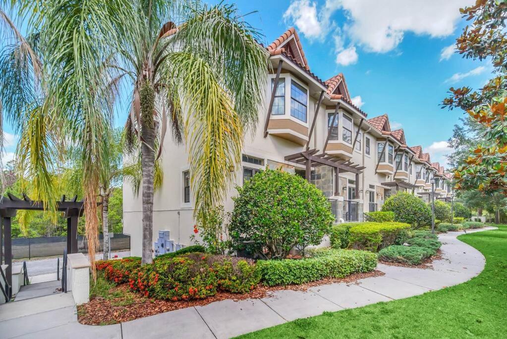 Cozy & Elegant 4Br Enchanted Townhouse - 1 Mile To Disney With Resort Pool, Gym, & Jacuzzi Orlando Bagian luar foto