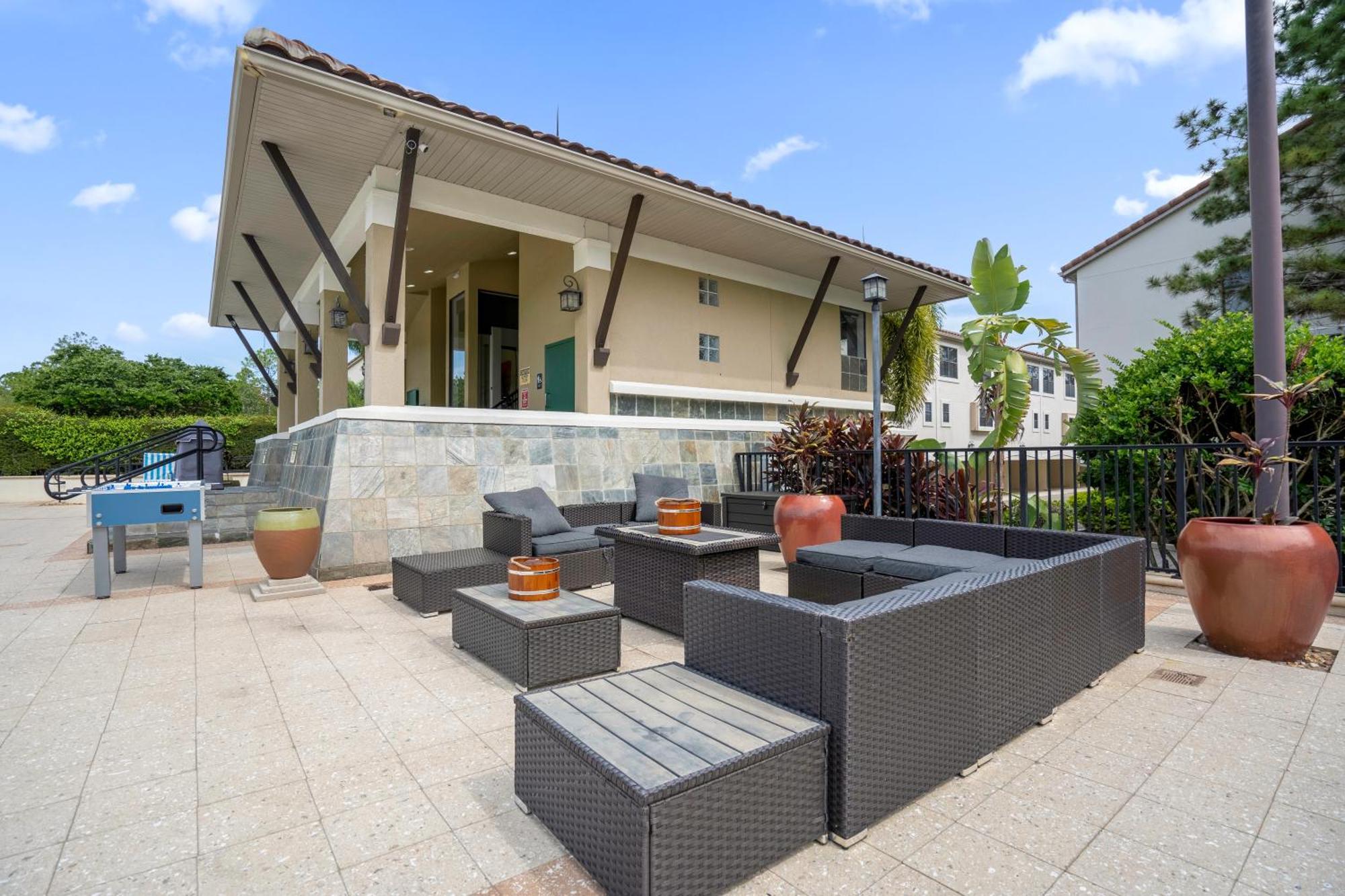 Cozy & Elegant 4Br Enchanted Townhouse - 1 Mile To Disney With Resort Pool, Gym, & Jacuzzi Orlando Bagian luar foto