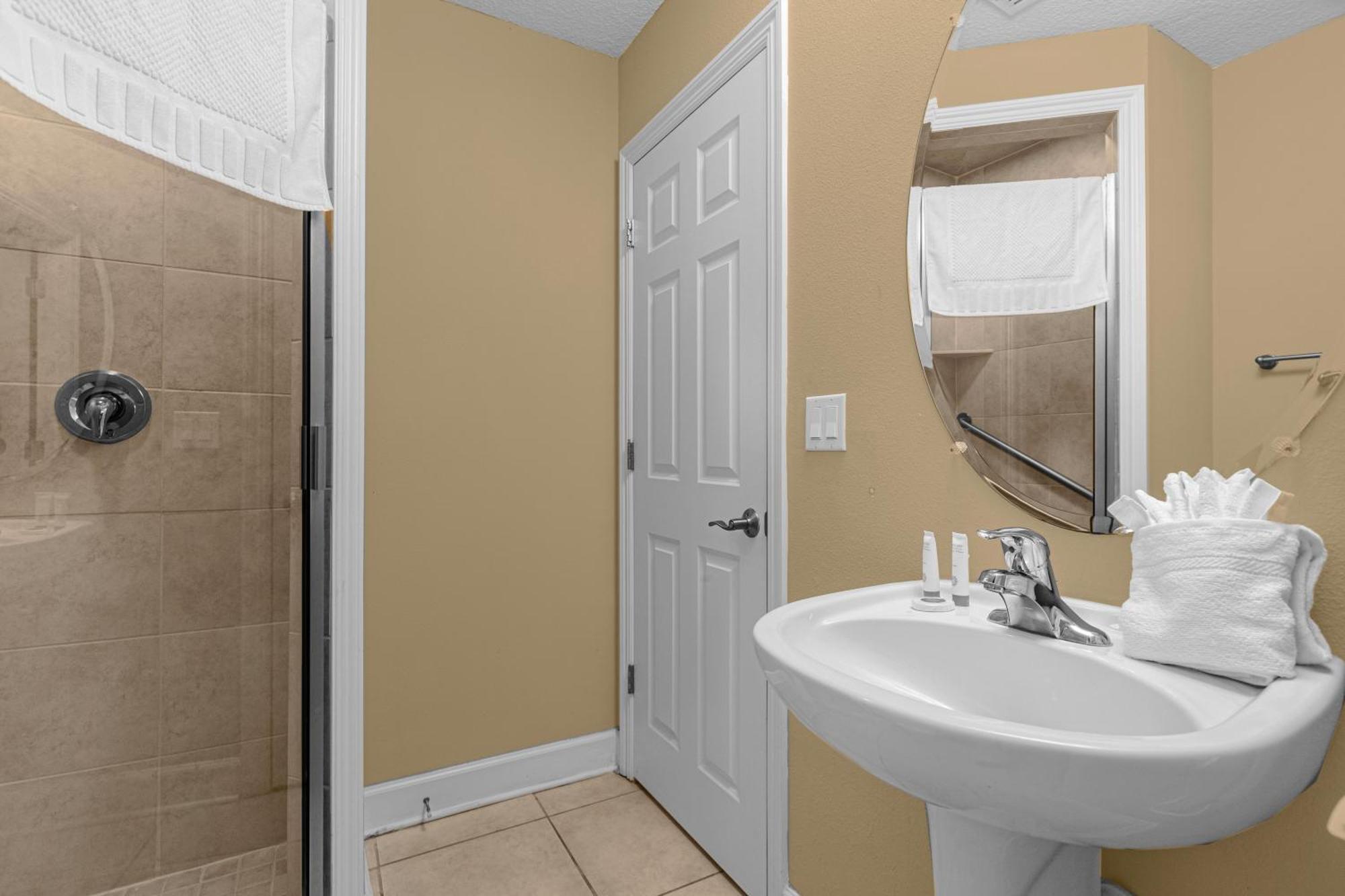 Cozy & Elegant 4Br Enchanted Townhouse - 1 Mile To Disney With Resort Pool, Gym, & Jacuzzi Orlando Bagian luar foto