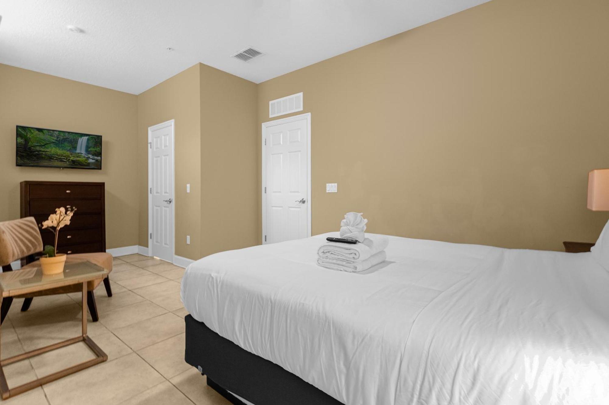 Cozy & Elegant 4Br Enchanted Townhouse - 1 Mile To Disney With Resort Pool, Gym, & Jacuzzi Orlando Bagian luar foto